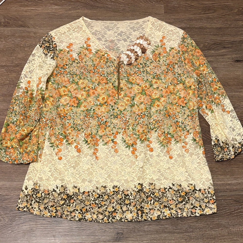 women’s floral lace top